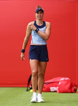 2026 HSBC Tennis Championships, Queens Club, London, UK - 06 06 2026 Beatrice Haddad Maia (BRA) warms up ahead of her qualifying match against Heather Watson (GBR) in the HSBC 2026 Championships at Queens Club in London London Queens Club London GBR Copyright: xMarkxGreenwoodx