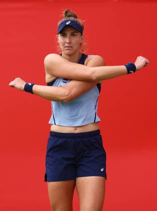 2026 HSBC Tennis Championships, Queens Club, London, UK - 06 06 2026 Beatrice Haddad Maia (BRA) warms up ahead of her qualifying match against Heather Watson (GBR) in the HSBC 2026 Championships at Queens Club in London London Queens Club London GBR Copyright: xMarkxGreenwoodx