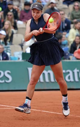 (260606) -- PARIS, June 6, 2026 -- Alisa Oktiabreva hits a return during the girl s singles final match between Sun Xinran of China and Alisa Oktiabreva of Russia at the French Open tennis tournament at Roland Garros, Paris, France, June 6, 2026. ) (SP)FRANCE-PARIS-TENNIS-FRENCH OPEN-GIRL S SINGLES-FINAL WuxHuiwo 