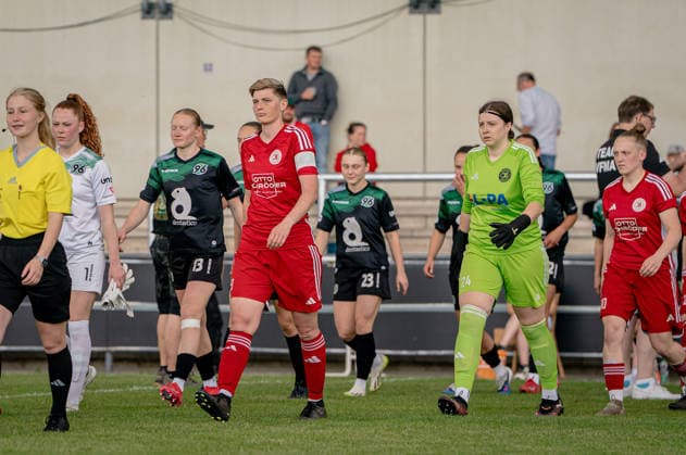 Fußball I Frauen I Saison 2025-2026 I Niedersachsen-Pokal I Finale I FC Jesteburg-Bendestorf - Hannover 96 I 06.06.2026 Barsinghausen August-Wenzel-Stadion Deutschland Copyright: xLobeca JonasxBoningx