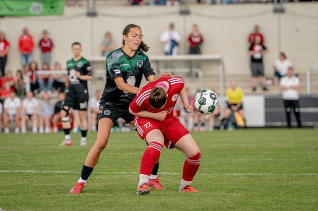 Fußball I Frauen I Saison 2025-2026 I Niedersachsen-Pokal I Finale I FC Jesteburg-Bendestorf - Hannover 96 I 06.06.2026 Barsinghausen August-Wenzel-Stadion Deutschland Copyright: xLobeca JonasxBoningx