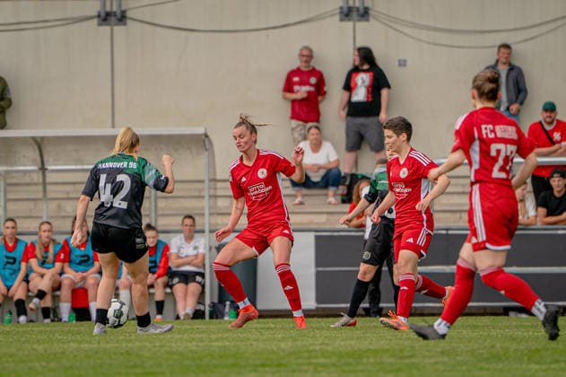 Fußball I Frauen I Saison 2025-2026 I Niedersachsen-Pokal I Finale I FC Jesteburg-Bendestorf - Hannover 96 I 06.06.2026 Barsinghausen August-Wenzel-Stadion Deutschland Copyright: xLobeca JonasxBoningx