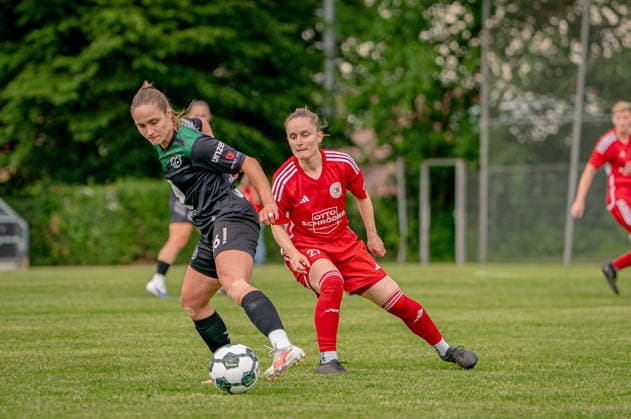 Fußball I Frauen I Saison 2025-2026 I Niedersachsen-Pokal I Finale I FC Jesteburg-Bendestorf - Hannover 96 I 06.06.2026 Barsinghausen August-Wenzel-Stadion Deutschland Copyright: xLobeca JonasxBoningx