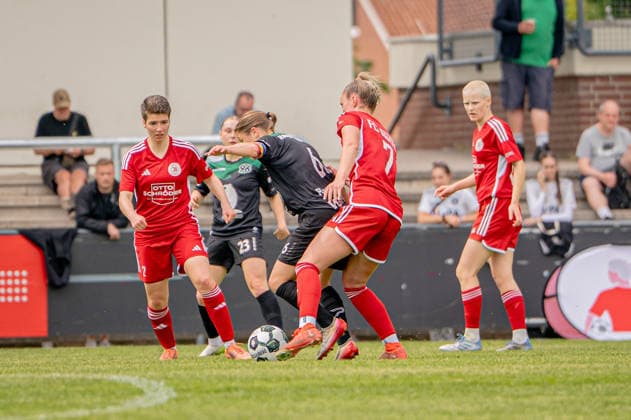 Fußball I Frauen I Saison 2025-2026 I Niedersachsen-Pokal I Finale I FC Jesteburg-Bendestorf - Hannover 96 I 06.06.2026 Barsinghausen August-Wenzel-Stadion Deutschland Copyright: xLobeca JonasxBoningx