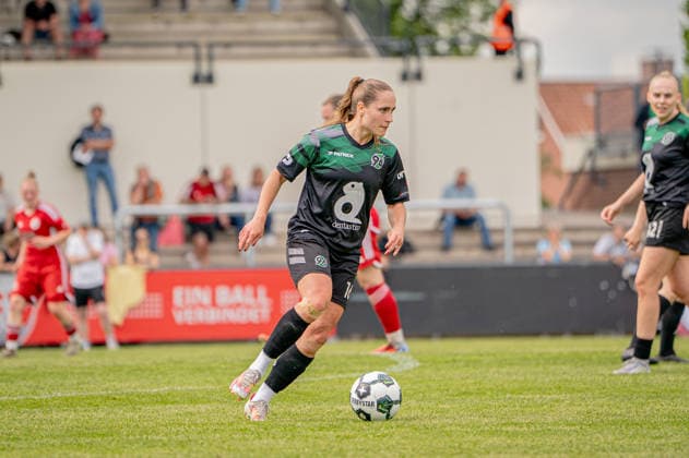 Fußball I Frauen I Saison 2025-2026 I Niedersachsen-Pokal I Finale I FC Jesteburg-Bendestorf - Hannover 96 I 06.06.2026 Barsinghausen August-Wenzel-Stadion Deutschland Copyright: xLobeca JonasxBoningx