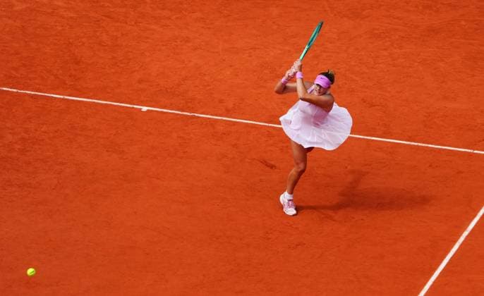 Mirra Andreeva wins the opening set with a cross court backhand French Open Tennis, Day Fourteen, Tennis, Roland Garros, Paris, France - 06 Jun 2026Paris Roland Garros France EDITORIAL USE ONLY No use with unauthorised audio, video, data, fixture lists, club league logos or live services. Online in-match use limited to 120 images, no video emulation. No use in betting, games or single club league player publications. Copyright: xJavierxGarcia Shutterstockx 16906570n