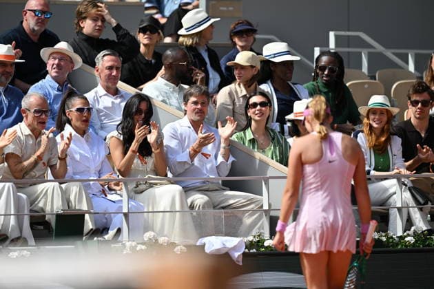 2026 French Open (Roland-Garros) - Women s singles final PARIS, FRANCE - JUNE 06: Ines de Ramon and Brad Pitt follow the women s final singles match on day 14 of the French Open tennis tournament on Court Philippe-Chatrier at the Roland-Garros Complex in Paris, France on June 6, 2026. Mustafa Yalcin Anadolu Paris France. Editorial use only. Please get in touch for any other usage.  Copyright: x2026xAnadoluxMustafaxYalcinx