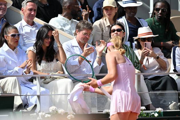 2026 French Open (Roland-Garros) - Women s singles final PARIS, FRANCE - JUNE 06: Ines de Ramon and Brad Pitt follow the women s final singles match on day 14 of the French Open tennis tournament on Court Philippe-Chatrier at the Roland-Garros Complex in Paris, France on June 6, 2026. Mustafa Yalcin Anadolu Paris France. Editorial use only. Please get in touch for any other usage.  Copyright: x2026xAnadoluxMustafaxYalcinx