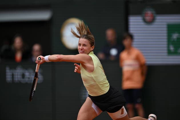 2026 French Open (Roland-Garros) - Women s singles final PARIS, FRANCE - JUNE 06: Maja Chwalinska of Poland in action against Mirra Andreeva (not seen) during the women s final singles match on day 14 of the French Open tennis tournament on Court Philippe-Chatrier at the Roland-Garros Complex in Paris, France on June 6, 2026. Mustafa Yalcin Anadolu Paris France. Editorial use only. Please get in touch for any other usage.  Copyright: x2026xAnadoluxMustafaxYalcinx