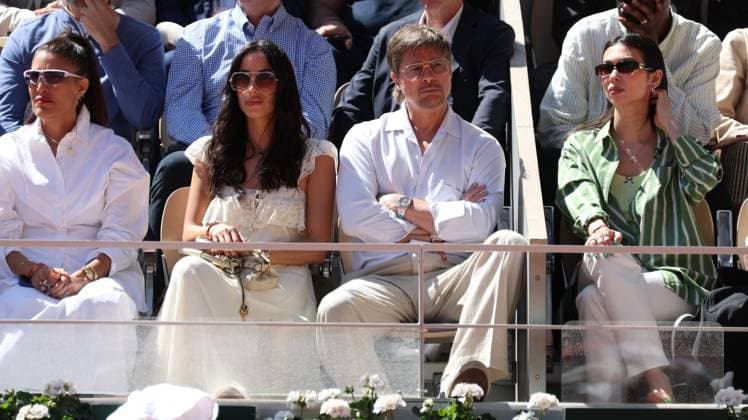 ROLAND GARROS PHOTOPQR LE PARISIEN Le Parisien Arnaud Journois ; PARIS ; 06 06 2026 ; Paris. Stade Roland Garros, le 6 juin 2026. Tennis. Internationaux de France de Roland Garros. Simple Dames Court Philippe Chatrier - finale Maja Chwalinska vs Mirra Andreeva. Brad Pitt et sa combagne Inès de Ramon. Photo Le Parisien Arnaud Journois Roland Garros French Open tennis tournament, in Paris, France, on - June 6, 2026, PARIS France  Copyright: xPHOTOPQR LExPARISIEN MAXPPPxLexParisienx xArnaudxJournoisx 20260606LPA8884 20260606LPA8884