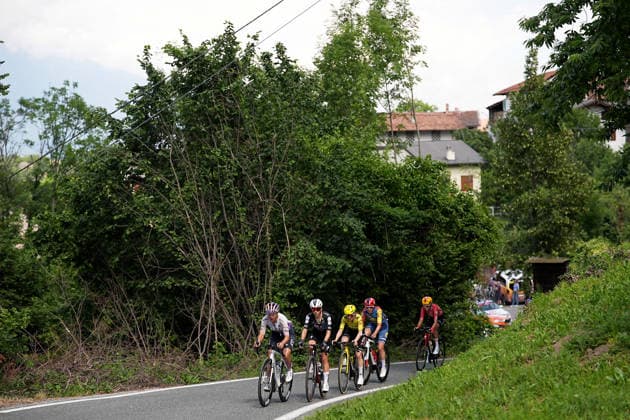 The pack rides cycles during Stage 8 of the Giro d™Italia Women, from Rivoli to Sestriere, Italy, Saturday, June 6, 2026  Copyright: xMarcoxAlpozzi LaPressex