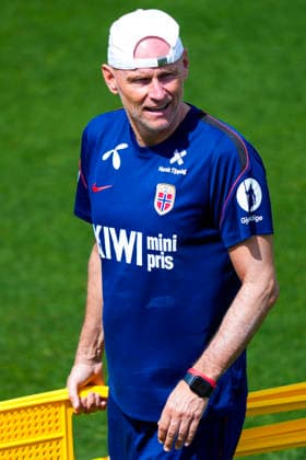 World Cup 2026 Greensboro , USA 20260606 Norway s national team manager Stale Solbakken during a training session with the Norwegian men s national football team at The University of North Carolina Greensboro UNCG Photo Fredrik Varfjell NTB Greensboro United States EDITORIAL USE ONLY RESTRICTED USE FOR BETTING COMPANIES  Copyright: xFredrikxVarfjellx xNTBx