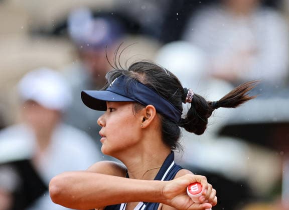 (260606) -- PARIS, June 6, 2026 -- Sun Xinran hits a return during the girl s singles final match between Alisa Oktiabreva of Russia and Sun Xinran of China at the French Open tennis tournament at Roland Garros, Paris, France, June 6, 2026. ) (SP)FRANCE-PARIS-TENNIS-FRENCH OPEN-GIRL S SINGLES-FINAL WuxHuiwo 