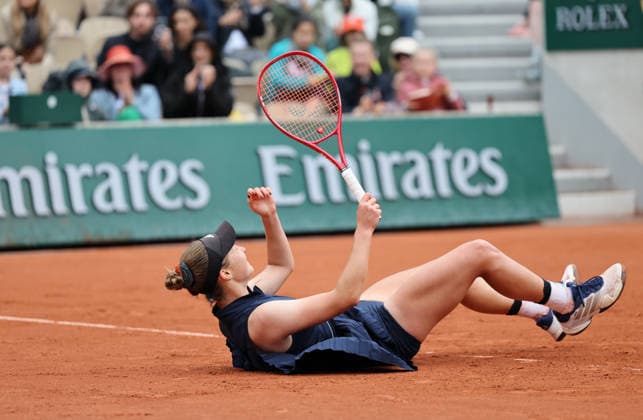 (260606) -- PARIS, June 6, 2026 -- Alisa Oktiabreva of Russia celebrates after the girl s singles final match between Alisa Oktiabreva of Russia and Sun Xinran of China at the French Open tennis tournament at Roland Garros, Paris, France, June 6, 2026. ) (SP)FRANCE-PARIS-TENNIS-FRENCH OPEN-GIRL S SINGLES-FINAL WuxHuiwo 
