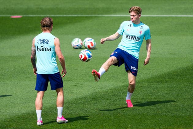World Cup 2026 Greensboro, USA 20260606 Norways Patrick Berg and Jens Petter Hauge training with the Norwegian mens national football team at The University of North Carolina Greensboro UNCG Photo Fredrik Varfjell NTB Greensboro USA EDITORIAL USE ONLY RESTRICTED USE FOR BETTING COMPANIES  Copyright: xFredrikxVarfjellx xNTBx