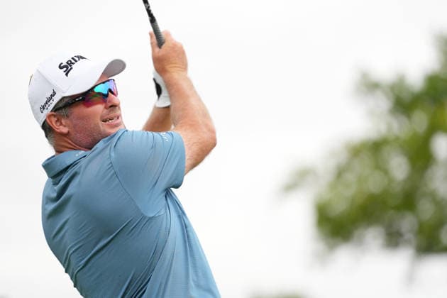 DUBLIN, OH - JUNE 06: Ryan Fox of New Zealand plays his shot from the first tee during third round of the Memorial Tournament on June 06, 2026 at the Muirfield Village Golf Club in Dublin, Ohio. (Photo by Jason Mowry Icon Sportswire) GOLF: JUN 06 PGA, Golf Herren the Memorial Tournament presented by Workday EDITORIAL USE ONLY Icon260606006