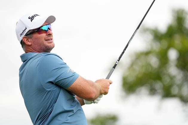 DUBLIN, OH - JUNE 06: Ryan Fox of New Zealand plays his shot from the first tee during third round of the Memorial Tournament on June 06, 2026 at the Muirfield Village Golf Club in Dublin, Ohio. (Photo by Jason Mowry Icon Sportswire) GOLF: JUN 06 PGA, Golf Herren the Memorial Tournament presented by Workday EDITORIAL USE ONLY Icon260606007