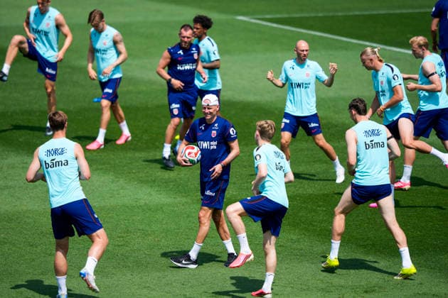 World Cup 2026 Greensboro, USA 20260606 Norway s national team manager Stale Solbakken during training with the Norwegian men s national football team at The University of North Carolina Greensboro UNCG Photo Fredrik Varfjell NTB Greensboro United States EDITORIAL USE ONLY RESTRICTED USE FOR BETTING COMPANIES  Copyright: xFredrikxVarfjellx xNTBx