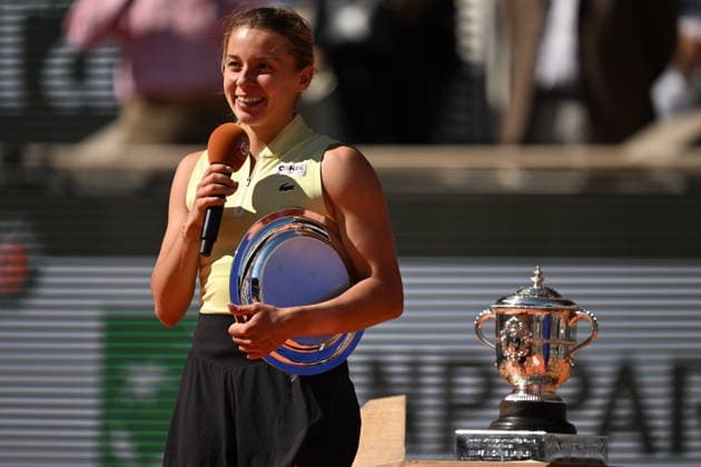 Mirra Andreeva wins women s Roland Garros final PARIS, FRANCE - JUNE 06: Maja Chwalinska of Poland speaks as she wins the runner-up trophy after the women s final singles match on day 14 of the French Open tennis tournament on Court Philippe-Chatrier at the Roland-Garros Complex in Paris, France on June 6, 2026. Burak Akbulut Anadolu Paris France. Editorial use only. Please get in touch for any other usage.  Copyright: x2026xAnadoluxBurakxAkbulutx