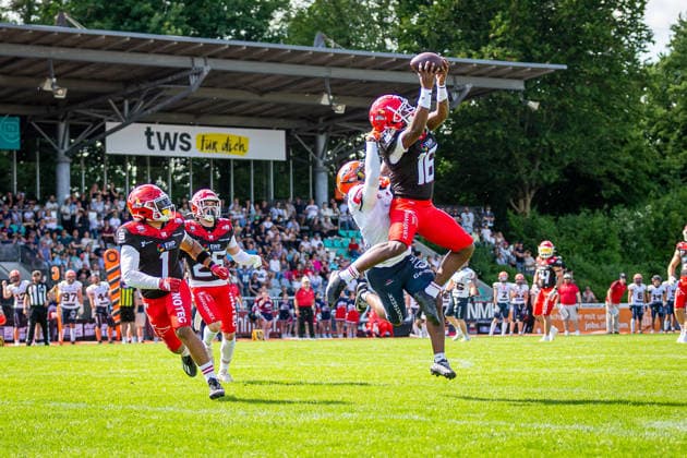 Interception by Aashari Crosswell (Potsdam Royals, 16 Defensive Back) ifm Razorbacks Ravensburg vs Potsdam Royals, American Football, German Football League, Week 5, 2026, 06.06.2026, Weingarten TeleData Stadion am Lindenhof Baden Württemberg Germany Copyright: xFootxBowl SebastianxJustx