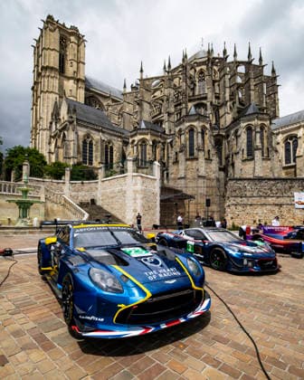 24 HEURES DU MANS 2026 - CITY CENTRE PARADE 23 NEWELL Gray (usa), BARRICHELLO Eduardo (bra), ADAM Jonny (gbr), Heart of Racing Team, Aston Martin Vantage AMR LMGT3 23, LM GT3, action during the City Center Parade of the 24 Hours of Le Mans 2026, 3rd round of the 2026 FIA World Endurance Championship, on June 6, 2026 in Le Mans, France - Le MansFrance Copyright: xJULIENxDELFOSSEx