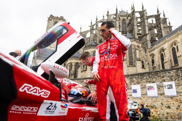 24 HEURES DU MANS 2026 - CITY CENTRE PARADE BUEMI SÃ bastien (swi), Toyota Racing, Toyota TR010 Hybrid 08, Hypercar, portrait during the City Center Parade of the 24 Hours of Le Mans 2026, 3rd round of the 2026 FIA World Endurance Championship, on June 6, 2026 in Le Mans, France - Le MansFrance  Copyright: xJULIENxDELFOSSEx