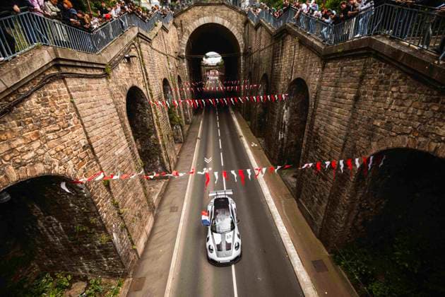 24 HEURES DU MANS 2026 - CITY CENTRE PARADE Safety car during the City Center Parade of the 24 Hours of Le Mans 2026, 3rd round of the 2026 FIA World Endurance Championship, on June 6, 2026 in Le Mans, France - Le MansFrance  Copyright: xCharlyxLopezx