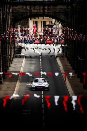 24 HEURES DU MANS 2026 - CITY CENTRE PARADE 62 AL-KHELAIFI Abdulla (qat), HANSES Julian (ger), ALESI Giuliano (fra), Team Qatar by Iron Lynx, Mercedes-AMG LMGT3 62, LM GT3, action during the City Center Parade of the 24 Hours of Le Mans 2026, 3rd round of the 2026 FIA World Endurance Championship, on June 6, 2026 in Le Mans, France - Le MansFrance Copyright: xCharlyxLopezx