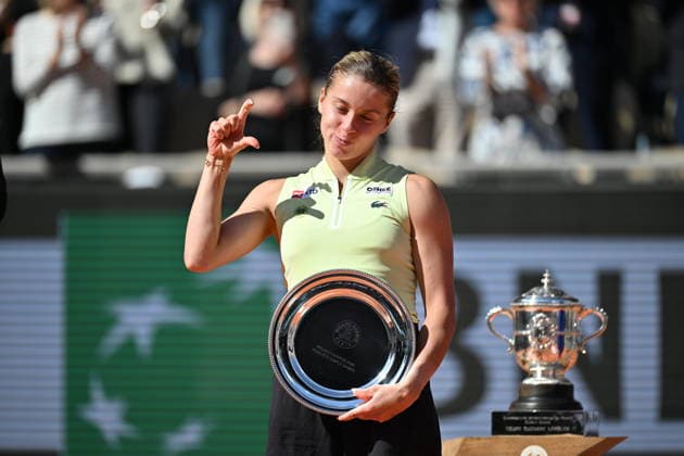Mirra Andreeva wins women s Roland Garros final PARIS, FRANCE - JUNE 06: Maja Chwalinska of Poland receives the runner-up trophy after losing against Maja Chwalinska (not seen) of Poland during the women s final singles match on day 14 of the French Open tennis tournament on Court Philippe-Chatrier at the Roland-Garros Complex in Paris, France on June 6, 2026. Mustafa Yalcin Anadolu Paris France. Editorial use only. Please get in touch for any other usage.  Copyright: x2026xAnadoluxMustafaxYalcinx