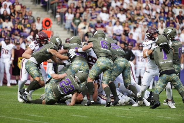 AMERICAN FOOTBALL - AFLE, Vikings vs Fire VIENNA,AUSTRIA,06.JUN.26 - AMERICAN FOOTBALL - AFLE, American Football League Europe, Vienna Vikings vs Rhein Fire. Image shows the team of Vikings and the team of Fire.  GEPAxpictures xDavidxBitzan