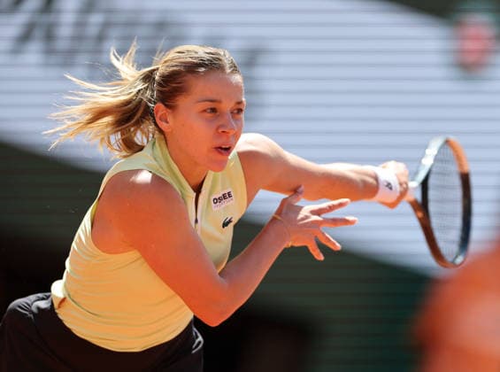(260606) -- PARIS, June 6, 2026 -- Maja Chwalinska hits a return during the women s singles final match between Mirra Andreeva of Russia and Maja Chwalinska of Poland at the French Open tennis tournament at Roland Garros, Paris, France, June 6, 2026. ) (SP)FRANCE-PARIS-TENNIS-FRENCH OPEN-WOMEN S SINGLES-FINAL WuxHuiwo 