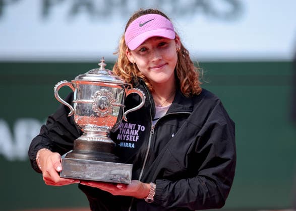 Mirra Andreeva, Damen Einzel, Women s Singles, Siegerehrung, Presentation Tennis - French Open - Roland Garros - Paris - - France - 6 June 2026. *** Mirra Andreeva, Ladies Singles, Women s Singles, Award Ceremony, Presentation Tennis French Open Roland Garros Paris France June 6, 2026 Copyright: xJuergenxHasenkopfx