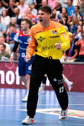 Balingen: HBL - 25 26 - HBW Balingen - SG BBM Bietigheim Torhueter Daniel Rebmann (HBW Balingen) Jubel Freude Emotion Balingen Baden-Württemberg Deutschland
