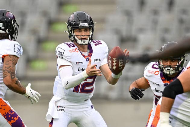 AMERICAN FOOTBALL - EFA, Raiders vs Galaxy INNSBRUCK,AUSTRIA,06.JUN.26 - AMERICAN FOOTBALL - EFA, European Football Alliance, Raiders Tirol vs Frankfurt Galaxy. Image shows Ethan Garbers (Galaxy).  GEPAxpictures xDanielxSchoenherr