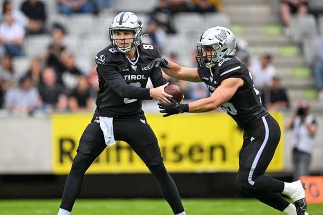 AMERICAN FOOTBALL - EFA, Raiders vs Galaxy INNSBRUCK,AUSTRIA,06.JUN.26 - AMERICAN FOOTBALL - EFA, European Football Alliance, Raiders Tirol vs Frankfurt Galaxy. Image shows Steven Krajewski and Tobias Bonatti (Raiders).  GEPAxpictures xDanielxSchoenherr