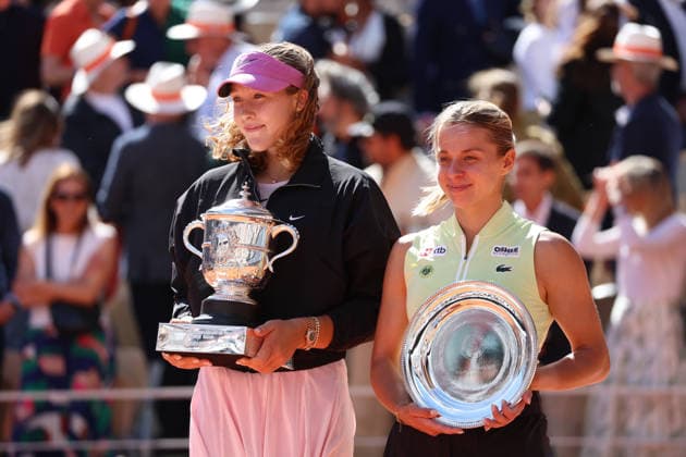 Roland Garros 2026 - Finale Chwalinska vs Andreeva La Russe Mirra Andreeva, Ã¢gÃ e de 19 ans, a battu la Polonaise Maja Chwalinska (6-3, 6-2) samedi 6 juin lors de la finale de Roland-Garros Ã Paris. Nineteen-year-old Russian Mirra Andreeva beat Poland s Maja Chwalinska (6-3, 6-2) on Saturday, June 6, in the French Open final in Paris, France.  Copyright: xFabricexChasseryx