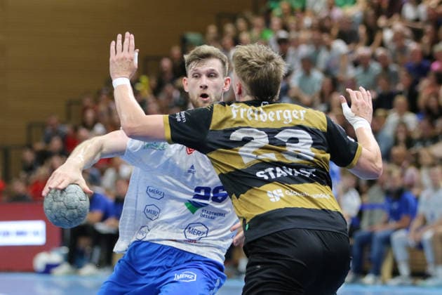 06.06.2026 Handball Herren 2025 2026 2. Handball-Bundesliga 34. Spieltag HC Elbflorenz 2006 - Dessau-Roßlauer HV 06 BallsportArena Dresden Yannick Danneberg (Dessau-Roßlauer HV, 26, weiß) im Zweikampf mit Ivar Stavast (Dresden, 23, schwarzgold). Dresden Sachsen Deutschland
