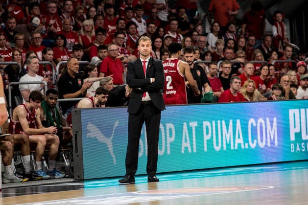Bamberg, Deutschland 06. Juni 2026: 1. BBL Playoff Halbfinale - 2025 2026 - Sp. 4 - Bamberg Baskets gegen Alba Berlin Im Bild: Trainer Anton Gavel (Bamberg) steht fassungslos am Spielfeld Brose Arena Bayern Copyright: xFotostandx xSchmittx