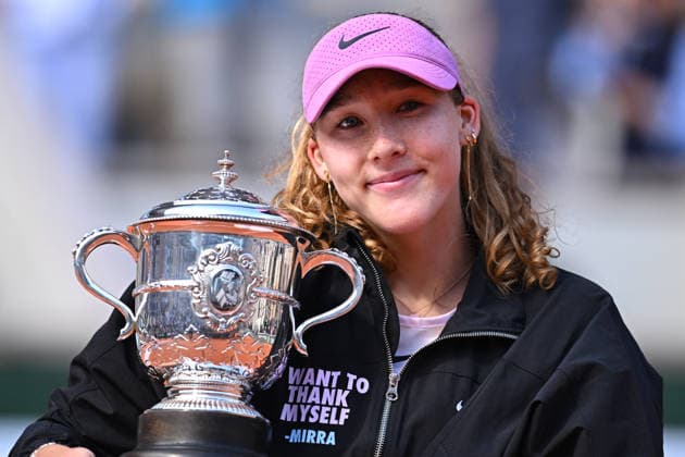 Andreeva Wins French Open as Chwalinska Fairytale Ends - Paris Mirra Andreeva (RUS) poses with the trophy as she won her first Gran Slam title at the 2026 Roland-Garros tournament in Paris, France, on June 6, 2026. Photo by Corinne Dubreuil ABACAPRESS.COM Paris France  Copyright: xDubreuilxCorinne ABACAx