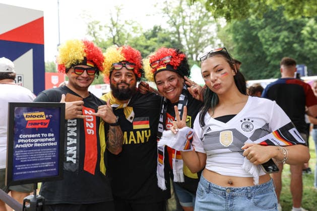CHICAGO, USA - June 6: Germany fans are seen before the International Friendly, Länderspiel, Nationalmannschaft game between the US Men’s national team, Nationalteam and Germany at Soldier Field on Saturday, June 6 in Chicago, USA  Copyright: xShainaxBenhiyoun SPPx Sportspressphoto_SPR161904