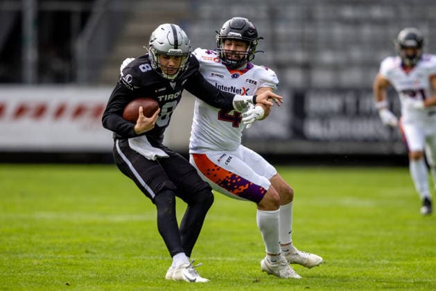 Steven Krajewski (Raiders Tirol, 08) is tackled by Toby Naylor (Frankfurt Galaxy, 04)Raiders Tirol vs Frankfurt Galaxy, American Football, EUROPEAN FOOTBALL ALLIANCE (EFA), Week 4, 2026, 06.06.2026, Innsbruck Tivoli Stadion Tirol Austria Copyright: xFootxBowl BjoernxKeckerx
