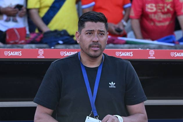 Futbol, Portugal vs Chile¨Partido amistoso en Portugal 2026 Nicolas Cordova entrenador de Chile, es fotografiado, durante el partido amistoso FIFA 2026, contra Portugal, disputado en el Estadio Nacional do Jamor en Oeiras, Lisboa, Portugal¨06 06 2026 Foto: Zed Jameson Photosport¨ Football, Portugal vs Chile¨Friendly match in Portugal 2026 Nicolas Cordova, coach of Chile, is photographed during the FIFA 2026 friendly match against Portugal, played at the Estadio Nacional do Jamor in Oeiras, Lisbon, Portugal06 06 2026 Photo: Zed Jameson Photosport Portugal vs Chile, partido amistoso en Portugal 2026
