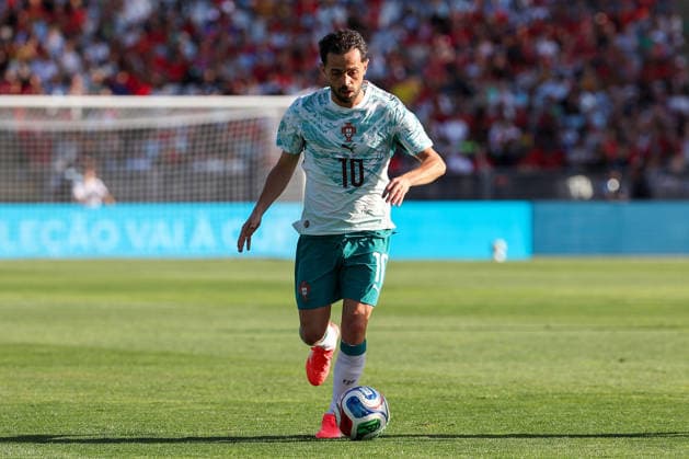 Bernardo Silva (Portugal), in action, with the ball during the International Friendly, Länderspiel, Nationalmannschaft match between Portugal and Chile at Estadio Nacional do Jamor on June 6, 2026, in Oeiras, Portugal. The match serves as preparation for the 2026 FIFA World Cup, WM, Weltmeisterschaft, Fussball in the United States. Copyright: JoaquimxFerreira