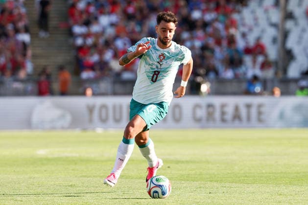 Bruno Fernandes (Portugal) in action, with the ball during the International Friendly, Länderspiel, Nationalmannschaft match between Portugal and Chile at Estadio Nacional do Jamor on June 6, 2026, in Oeiras, Portugal. The match serves as preparation for the 2026 FIFA World Cup, WM, Weltmeisterschaft, Fussball in the United States. Copyright: JoaquimxFerreira