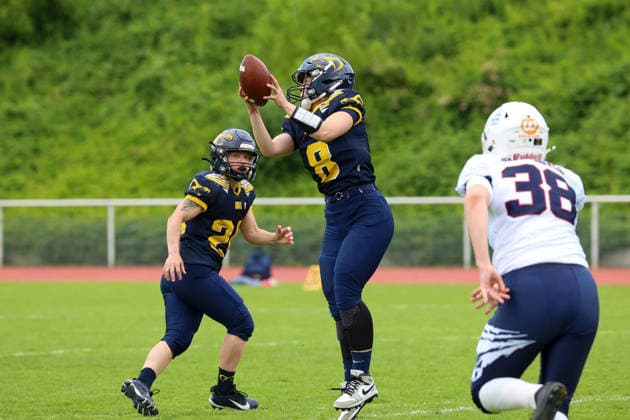 2026_06_06 , Kobras Ladies vs Braunschweig Lions, GFL-Frauen, Stadion Wilmersdorf Deborah Joachim (Kobra Ladies, 08) mit dem Ball,
