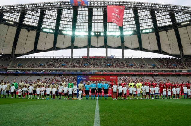 June 6, 2026, Seoul, Mapo-Gu, South Korea: On June 6, a match between BaroÂßa Legends and The Reds Legends took place at the Seoul World Cup Stadium in Mapo-gu, Seoul, as part of the Ã¢â‚¬oe2026 Champions Impact in SeoulÃ¢â‚¬Â event..The players are posing for a commemorative photo before the match begins. The Return Of BaroÂßA And The Reds Legend  - ZUMAk199 0858498406st Copyright: xKimxDohyeonx