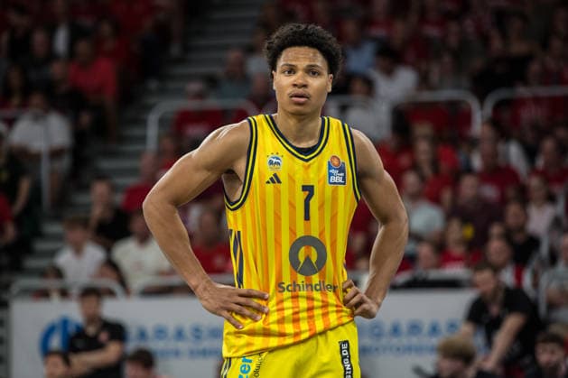 Bamberg, Deutschland 06. Juni 2026: 1. BBL Playoff Halbfinale - 2025 2026 - Sp. 4 - Bamberg Baskets gegen Alba Berlin Im Bild: Jack Kayil (Berlin) steht fassungslos auf dem Spielfeld Brose Arena Bayern Copyright: xFotostandx xSchmittx