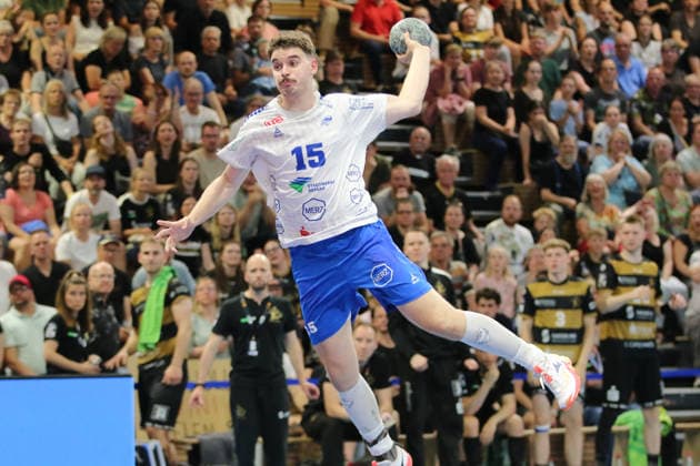 06.06.2026 Handball Herren 2025 2026 2. Handball-Bundesliga 34. Spieltag HC Elbflorenz 2006 - Dessau-Roßlauer HV 06 BallsportArena Dresden Marcel Nowak (Dessau-Roßlauer HV, 15, weiß) beim Torwurf. Dresden Sachsen Deutschland