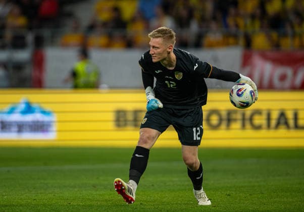 Football - International Friendly, Länderspiel, Nationalmannschaft - Romania v Wales BUCHAREST, ROMANIA - Saturday, June 6, 2026: Romania s goalkeeper Otto Hindrich during an International Friendly match between Romania and Wales at the Stadionul Steaua. (Photo by Alex Nicodim Propaganda) BUCHAREST Stadionul Steaua BUCHAREST ROMANIA  Copyright: xDavidxRawcliffex P2026-06-06-Romania_Wales-128
