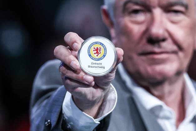 Fussball, DFB-Pokal Saison 2026 2027 DFB-Pokalauslosung zur 1.Runde 06.06.2026, Deutsches Fussballmuseum Loskugel Eintracht Braunschweig Dortmund Deutsches Fussballmuseum Nordrhein-Westfalen Deutschland